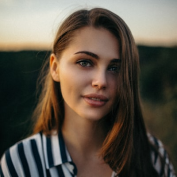 authorImg